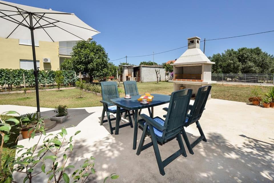 Sreca Apartment Near Beach With Bbq Bibinje Exteriér fotografie