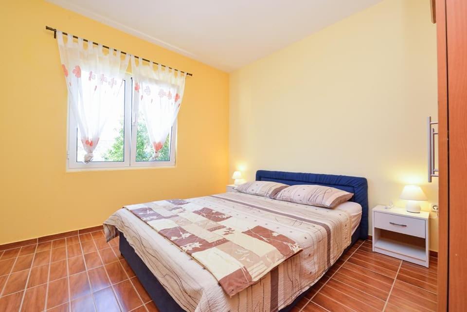 Sreca Apartment Near Beach With Bbq Bibinje Exteriér fotografie