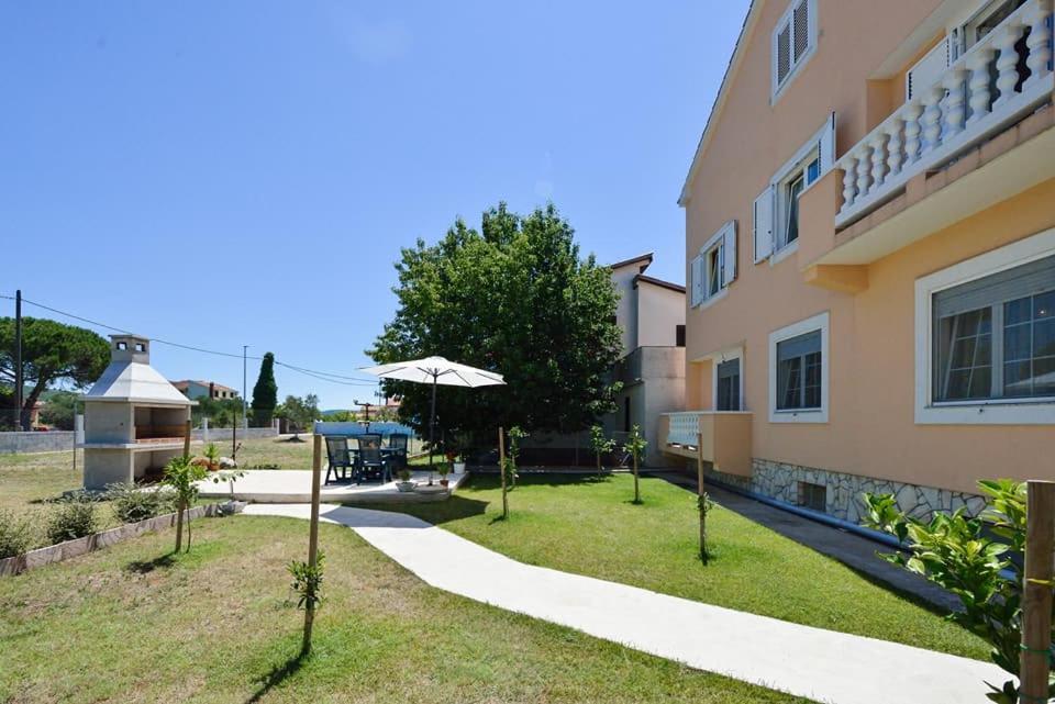 Sreca Apartment Near Beach With Bbq Bibinje Exteriér fotografie