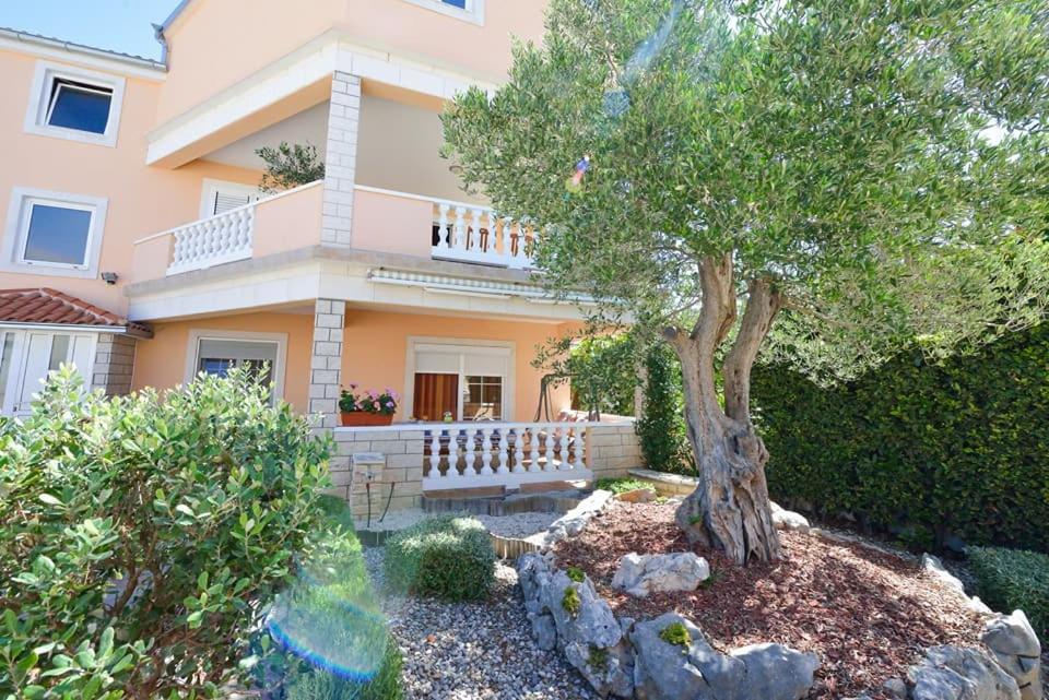 Sreca Apartment Near Beach With Bbq Bibinje Exteriér fotografie