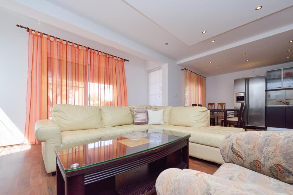 Sreca Apartment Near Beach With Bbq Bibinje Exteriér fotografie