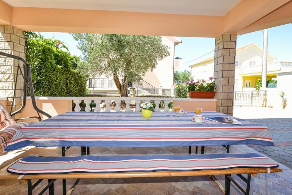 Sreca Apartment Near Beach With Bbq Bibinje Exteriér fotografie