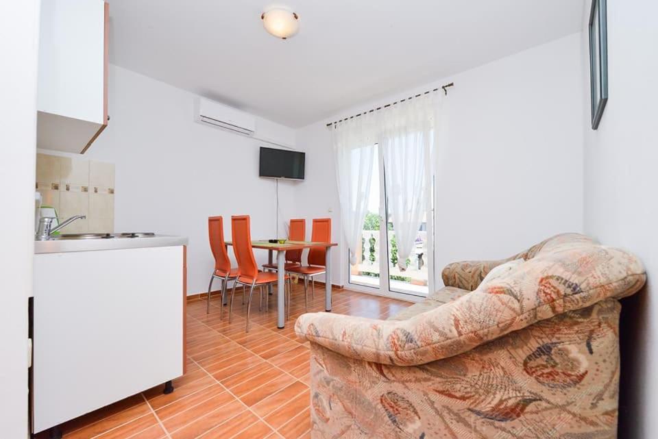Sreca Apartment Near Beach With Bbq Bibinje Exteriér fotografie